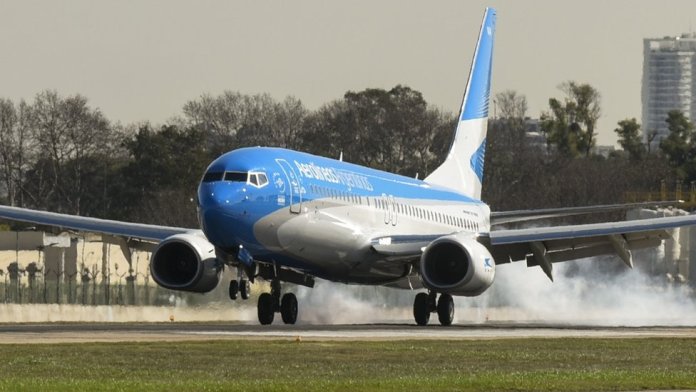 Aerolíneas Argentinas cancela la acumulación de millas para funcionarios del Estado