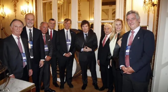 Javier Milei recibió al presidente de Paraguay y almuerza con el Grupo de los 6