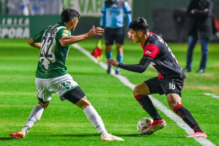 Banfield tuvo una ráfaga en el final y Newell’s volvió a perder como visitante